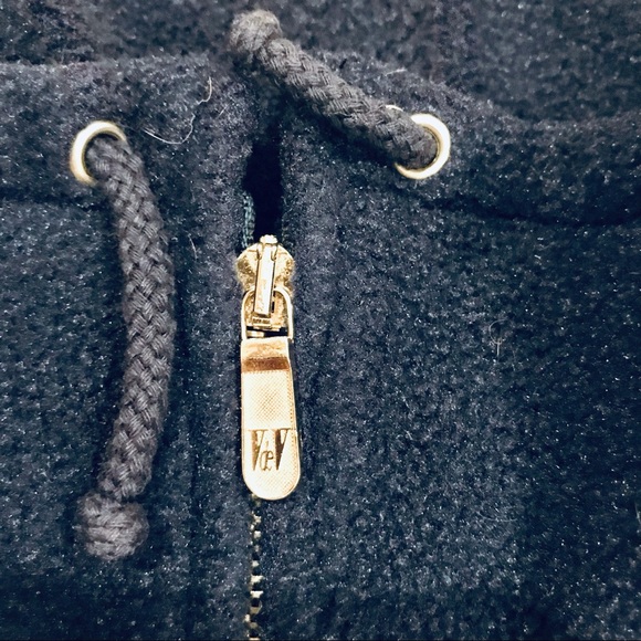 Vintage 1980’s V de V Paris navy ‘Polartec’ embroidered sweater. Size L. EUC - Picture 11 of 12